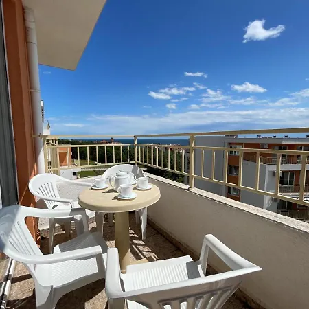 Apartment 2B/2B Great Views Sea/Mountain From All Balconies.